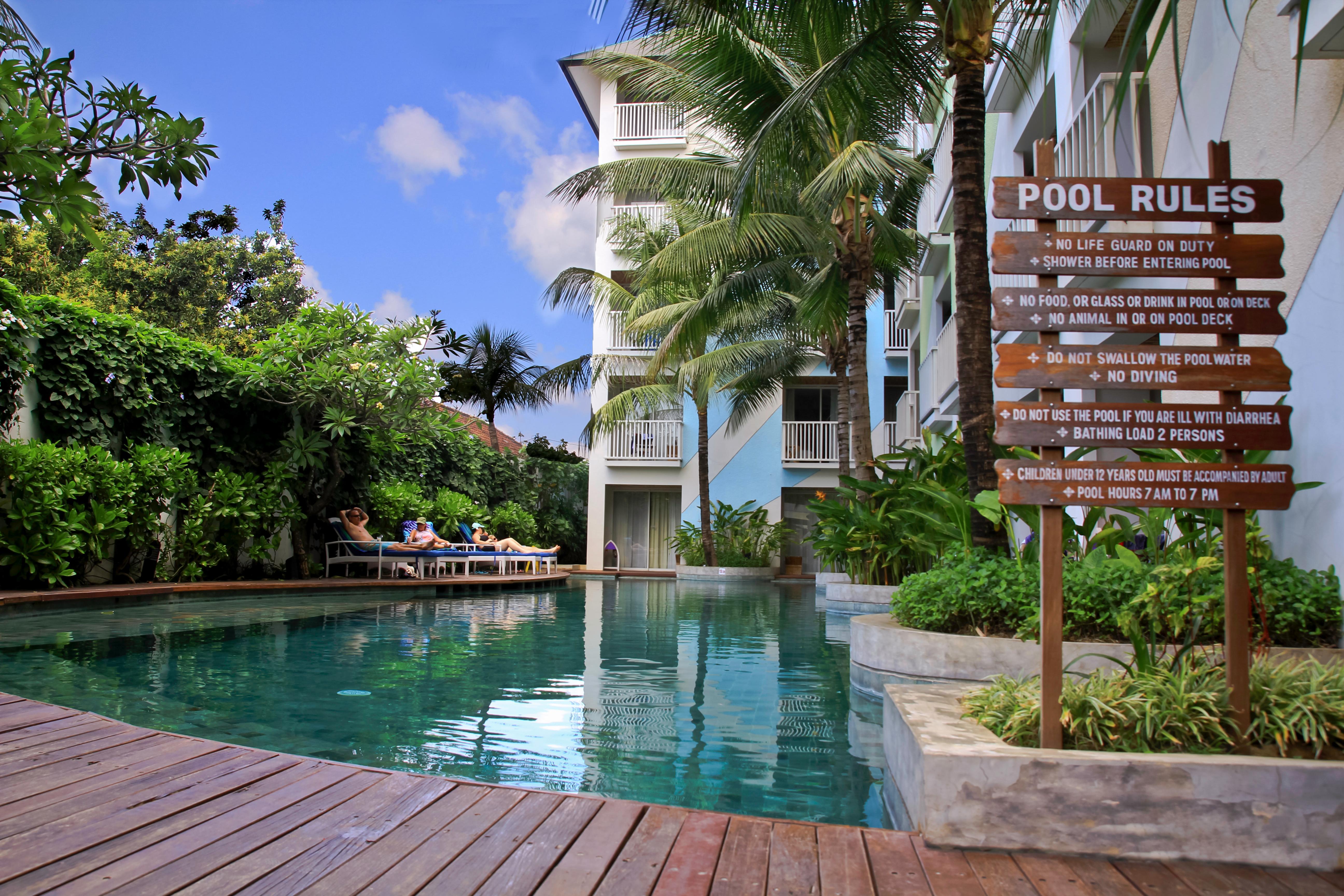 Bliss Surfer Hotel Legian Exterior foto
