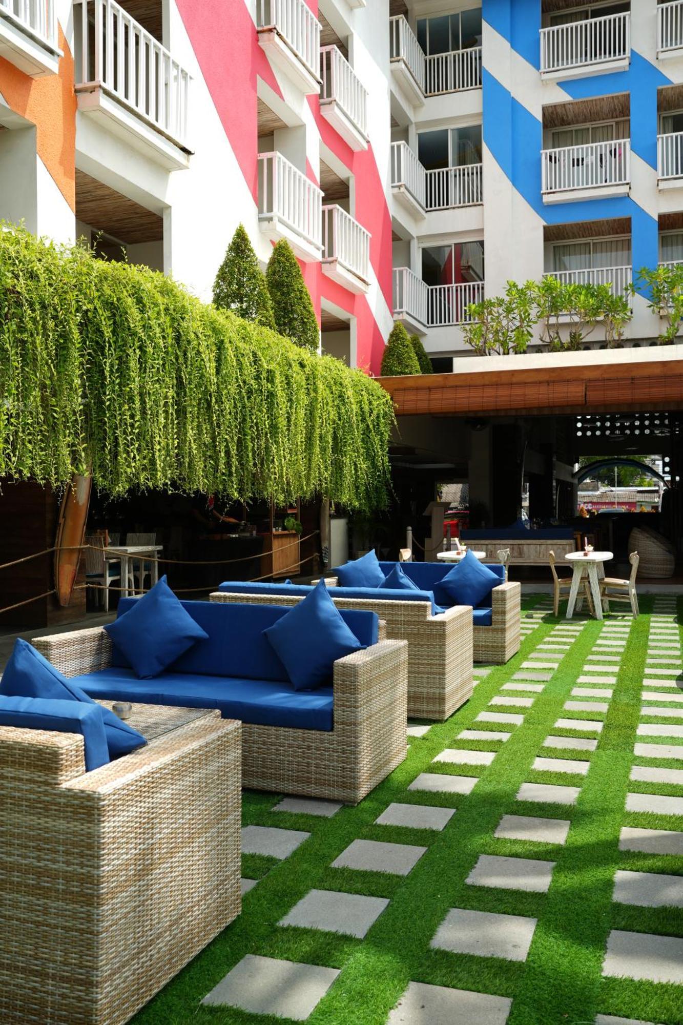 Bliss Surfer Hotel Legian Exterior foto