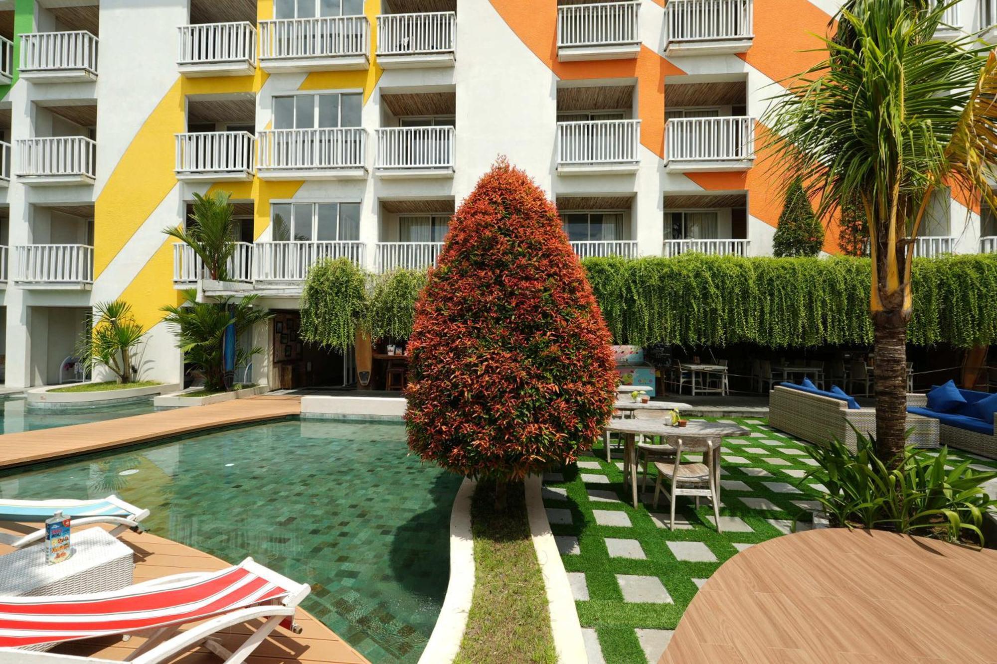 Bliss Surfer Hotel Legian Exterior foto