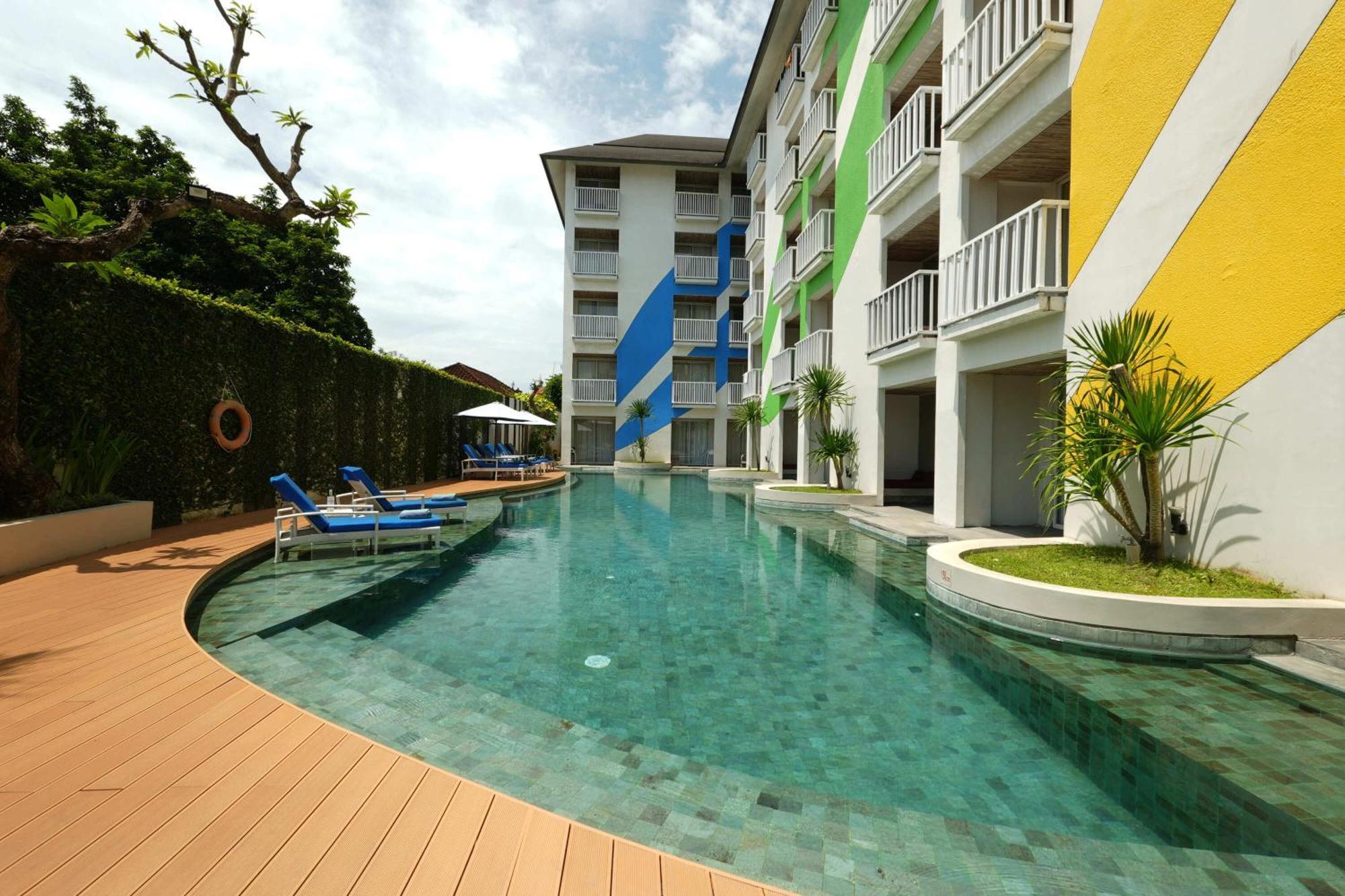 Bliss Surfer Hotel Legian Exterior foto