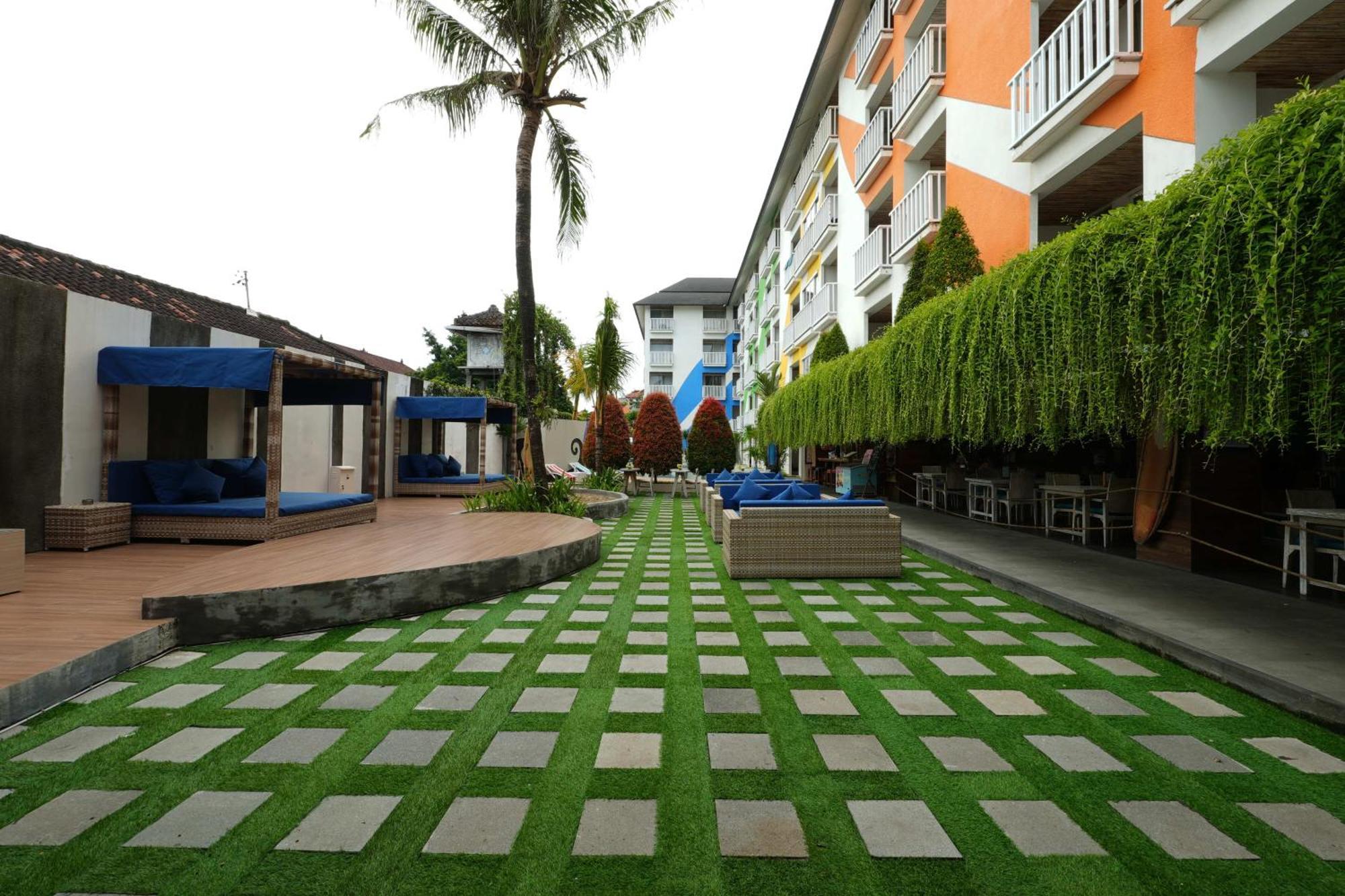 Bliss Surfer Hotel Legian Exterior foto